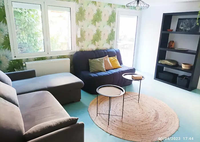 La Cahute, T2 Avec Jardin Ou Familial T6 *