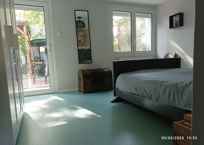 La Cahute, T2 Avec Jardin Ou Familial T6 * Montauban