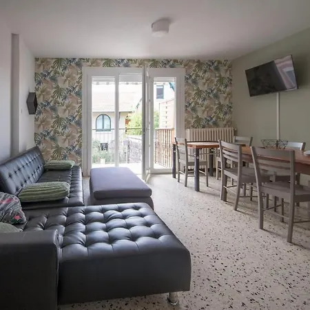 Apartment La Cahute, T2 Avec Jardin Ou Familial T6 *