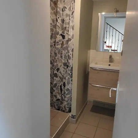 Apartment La Cahute, T2 Avec Jardin Ou Familial T6 Montauban