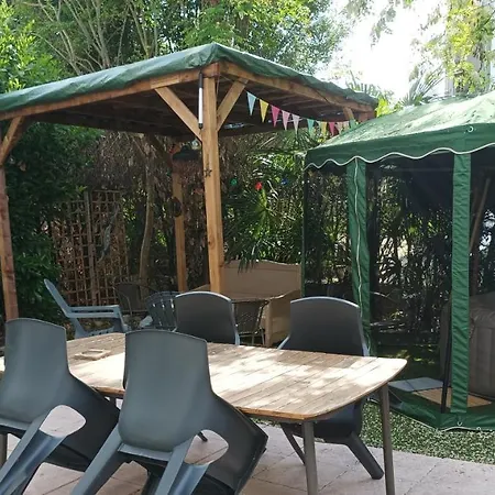 La Cahute, T2 Avec Jardin Ou Familial T6 * Montauban