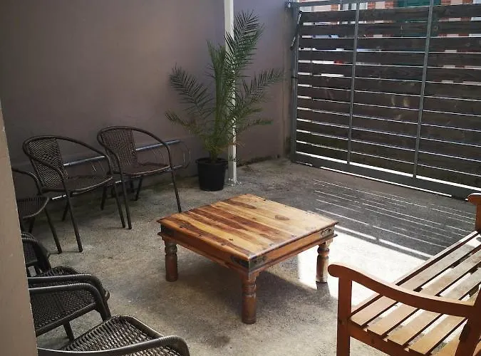 La Cahute, T2 Avec Jardin Ou Familial T6 Appartamento Montauban